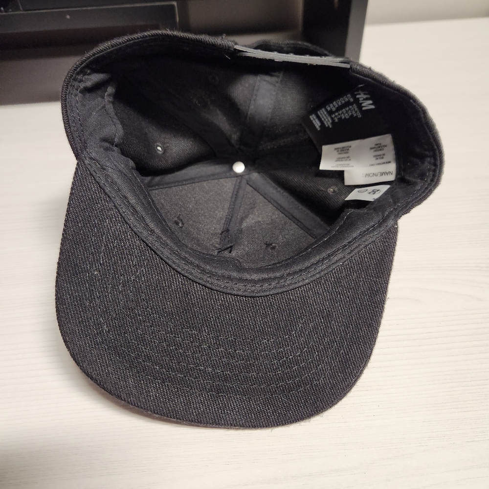 Batman baseball cap, black with gold image, size 4T - Picture 4 of 4